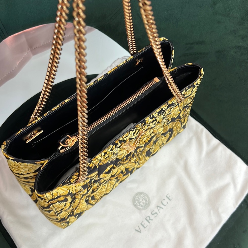 ✨Versace Virtus Tote Bag✨ with tag $2,050✨ - Picture 8 of 11